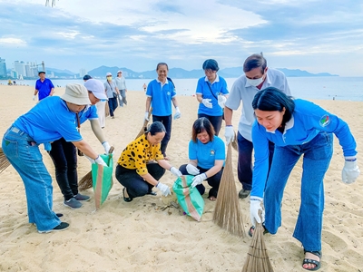 Phường Nha Trang hưởng ứng Chiến dịch “Làm cho thế giới sạch hơn năm 2026”
